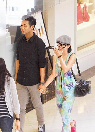 冯媛甄不认被富公子退货 前夫牵钟欣怡逛街调情
